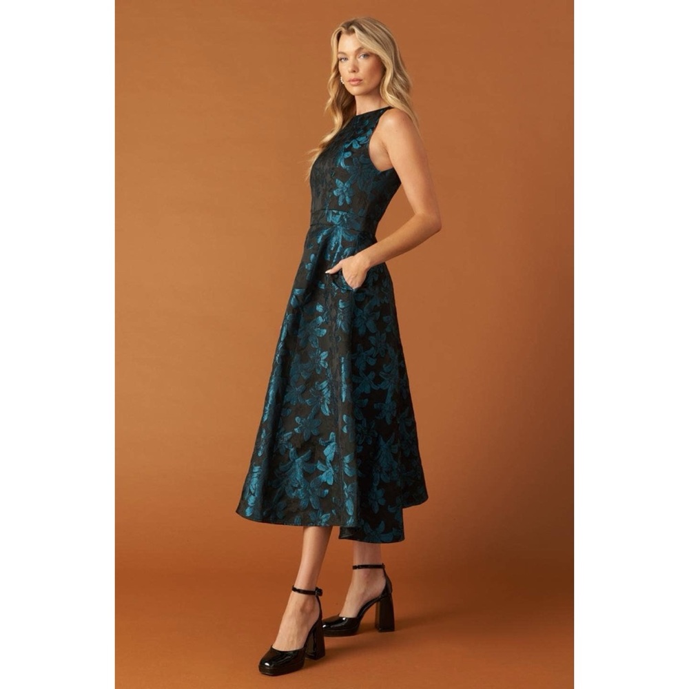 Textured Woven Midi Dress - Picture 2 of 6
